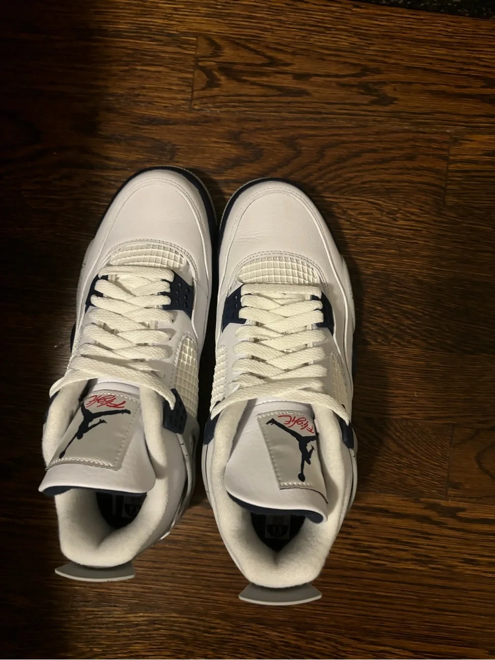 Jordan 4 Midnight Navy men’s sneakers size 7.5 US